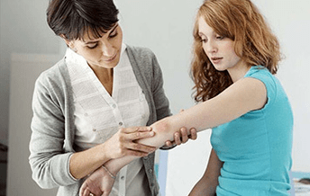 Untersuchung durch einen Arzt